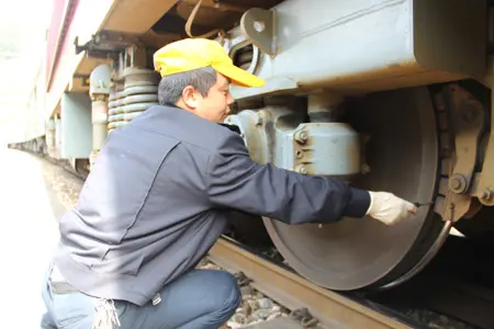 運(yùn)輸部開展機(jī)車閘瓦間隙專項(xiàng)治理